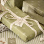 Papier cadeau vert petites feuilles